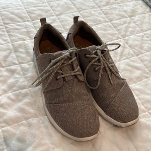 Toms Shoes
